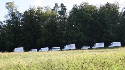 hast du die Miete ? hast du ein Auto ! hast du die Miete ? hast du ein Auto !